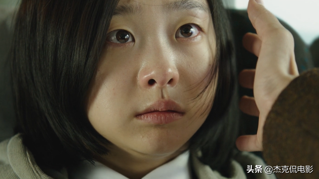 清纯少女被逼成复仇女神,极致暴力的韩国科幻悬疑电影《魔女》