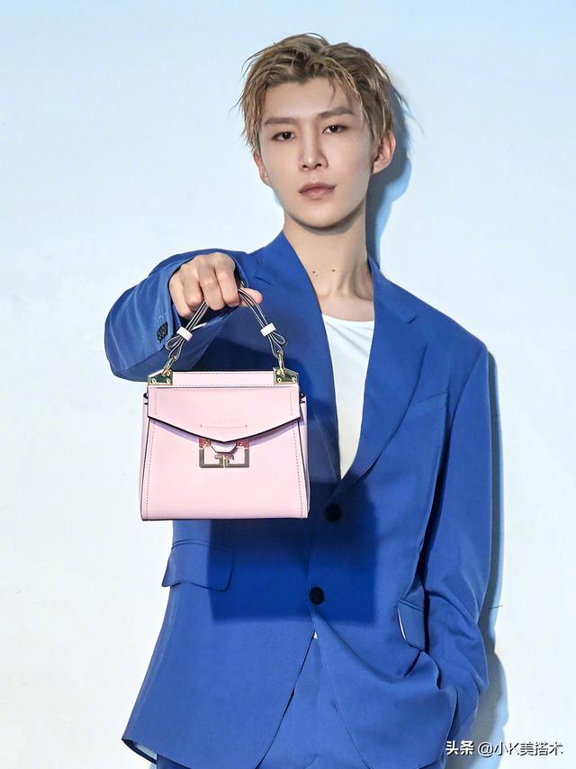 范丞丞和肖战,都是183cm,同穿一身蓝色西装,气场却大不一样