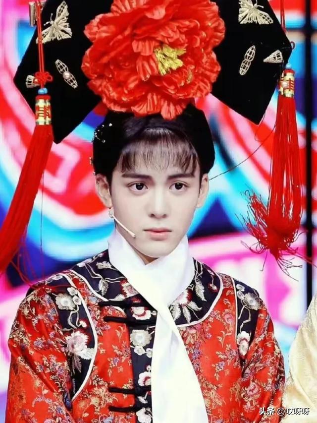 美到雌雄模糊的女装扮相,男明星的女装有谁惊艳了你