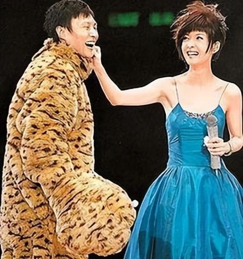 周慧敏:与倪震结婚14年,却被传净身出户,如今婚姻状况如何了?