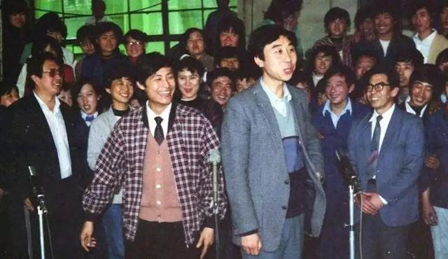 牛群终于坦白真相!说出不再与冯巩合作的原因,每到春晚必出事