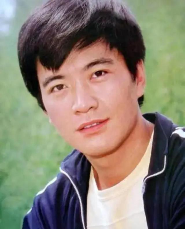 周里京、吴玉芳主演的电影《人生》,陈晓、李沁能超越吗?