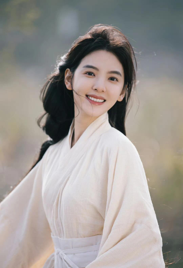 清纯天花板!初恋女神的身材太炸了