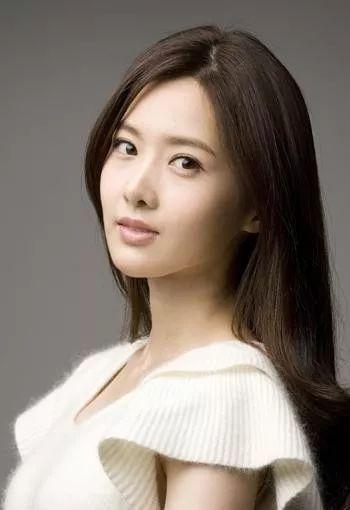 揭秘韩国演艺圈悲惨事件!8名女星因潜规则自杀,现又多了崔雪莉