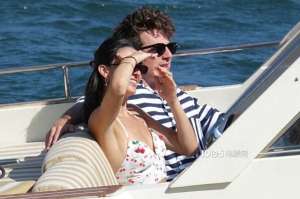 查理普斯(“断眉”查理·普斯婚后现身 与爱妻意大利度蜜月)