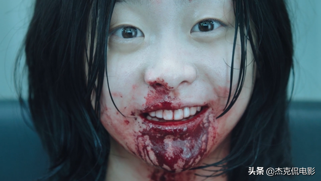 清纯少女被逼成复仇女神,极致暴力的韩国科幻悬疑电影《魔女》