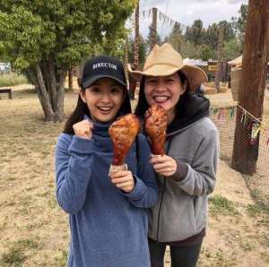 林依晨身高(林依晨晒照不修图，脸是黝黑色，穿紧身裤暴露157真实身高)