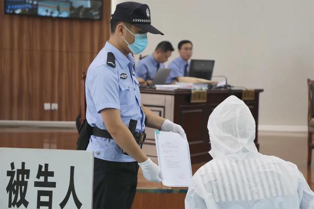 避开地点巡逻,见面也不抓,矿山保安“监守自盗”与盗矿者同堂受审