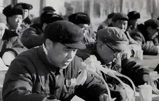 1983年遭开除党籍的前安徽省委书记,晚年隐居果园守护果树!