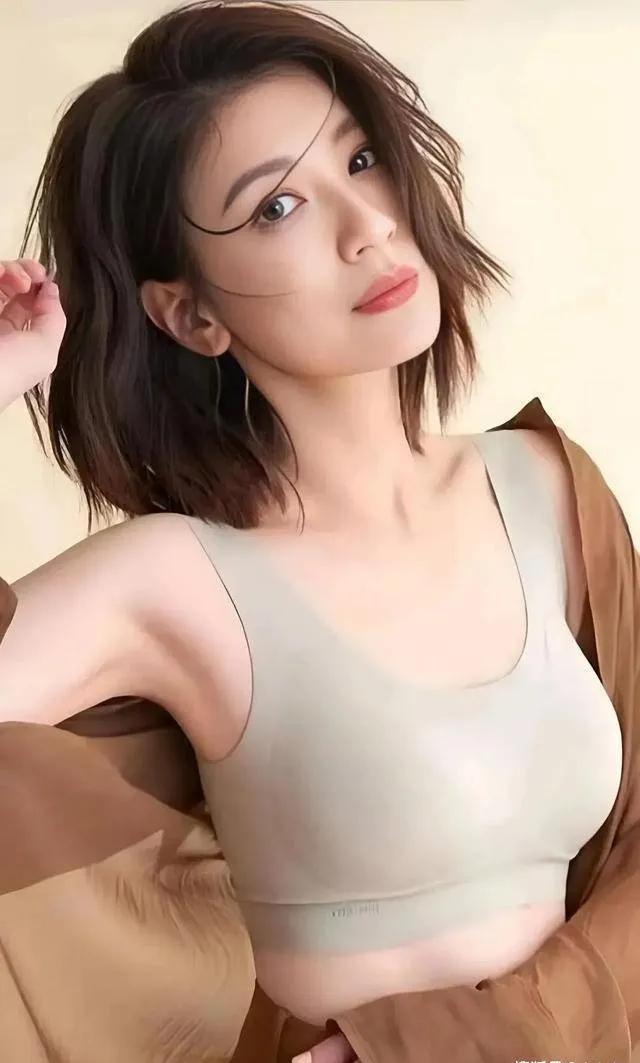 贾静雯靓丽美图大秀事业线!肤白貌美大长腿性感撩人