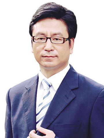 事实证明,“跌落神坛”的白岩松,已经走上了另一条大道