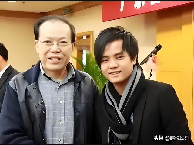 15岁开演唱会,凭一首歌赚2亿,拒绝春晚邀约,却没人说他耍大牌