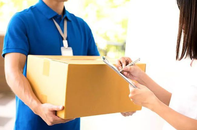 清华大学女教师邀快递员进门,因一个笑容,生命永远定格在了35岁