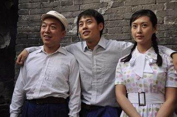 《潜伏》中最帅的演员廖三民,现如今很壮,头发很少