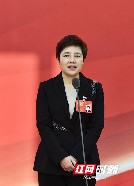 直击党代表通道丨雷欣:保持“永远在路上”的“赶考”心态 让绿色成为君山最亮丽的底色