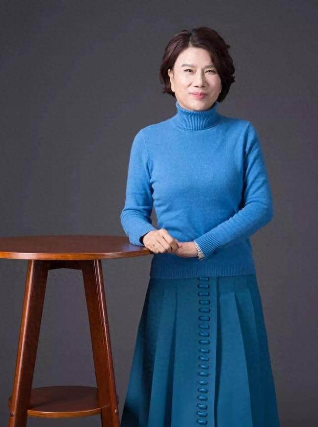 “铁娘子”董明珠:丈夫早逝至今单身,她也有普通妈妈的烦恼
