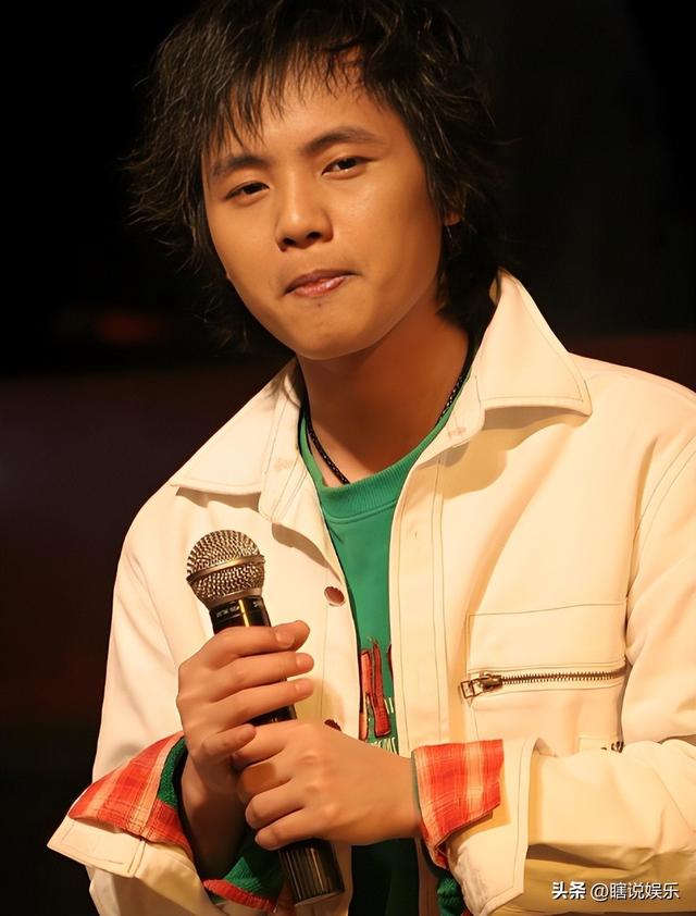 15岁开演唱会,凭一首歌赚2亿,拒绝春晚邀约,却没人说他耍大牌