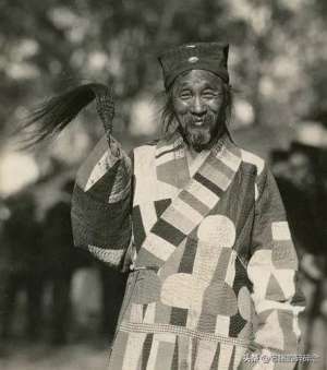 仙风道骨图片(清末道士老照片，个个仙风道骨，图很像西游记里的百眼魔君)