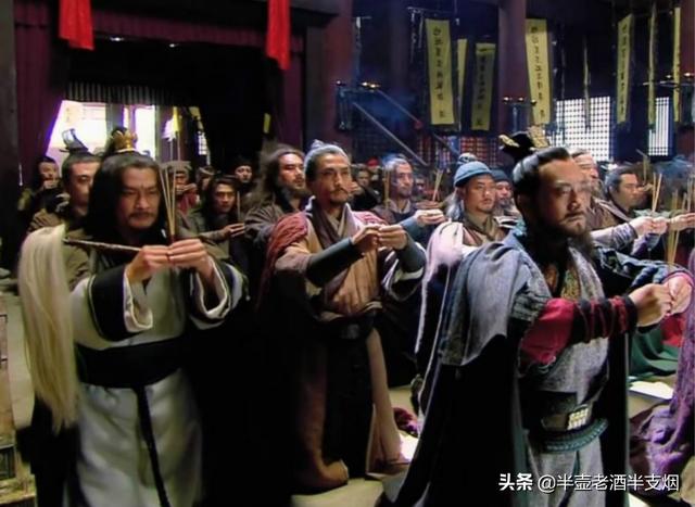 擒斩史文恭后宝马应该归谁?鲁智深武松冷眼旁观,李逵亮出了板斧