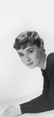 奥黛丽赫本壁纸(多彩壁纸593期｜奥黛丽·赫本 欧美女神壁纸 高清壁纸无水印)