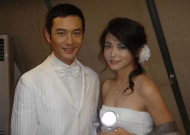 深扒黄晓明李冰冰过往,才发现他们之间不止是朋友那么简单