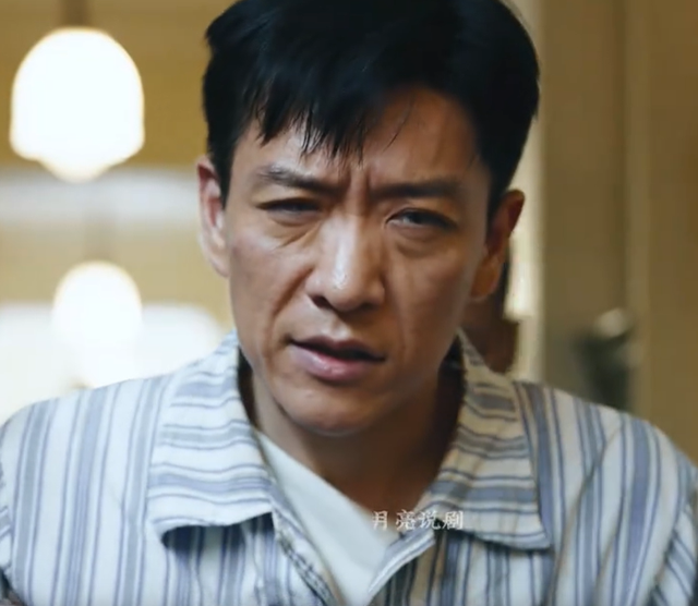 《暗夜与黎明》老默哭了,尊敬十年的恩人,竟是自己的仇人