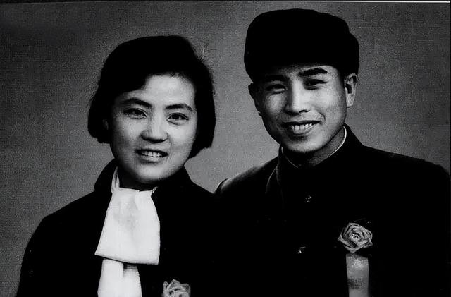 著名演员张良:与爱妻王静珠共过生死患难,他老年给妻子打工
