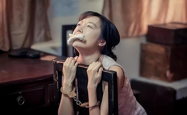 戴笠审讯女间谍:砸脚踝,九宝莲灯,生孩子,一个比一个残忍