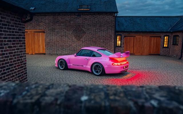 骚粉的保时捷911重制车,全碳定制Gunther Werks 993