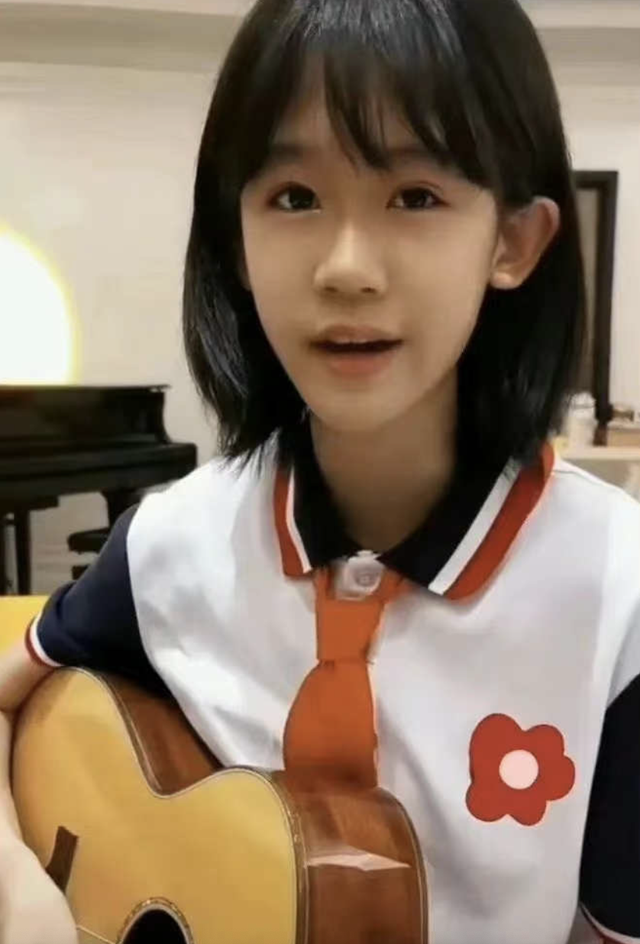 陆毅14岁大女儿获赞最美星二代,才艺令人惊艳,四口人共用一张脸