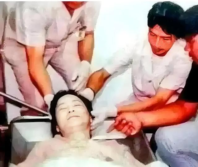 一代歌后邓丽君在泰国香消玉殒,其去世之谜为何疑点重重?