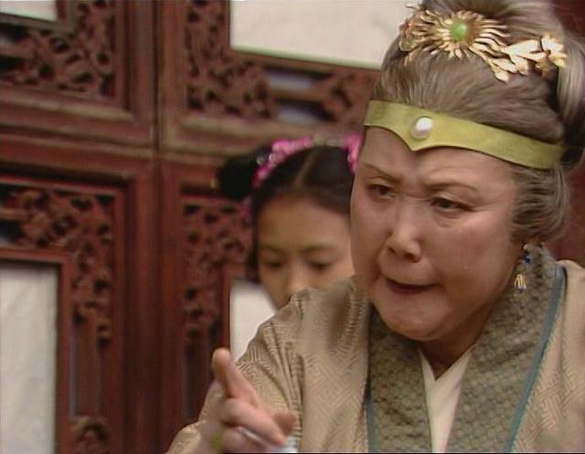 贾府那些不一般的奴才:赖家和周瑞家比贾府还过得滋润?