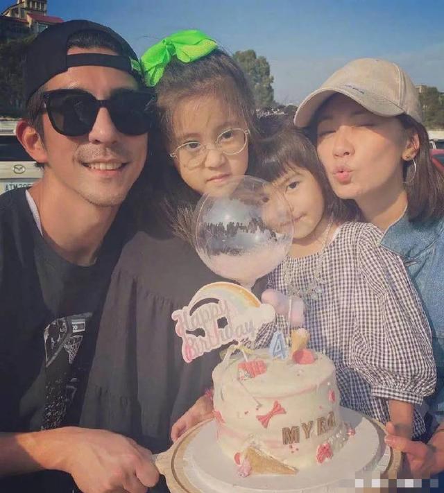 贾静雯为小女儿庆生,4岁波妞戴皇冠似公主,3个女儿一个比一个美