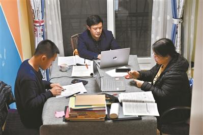 夫妻成“主播”屋企变课室