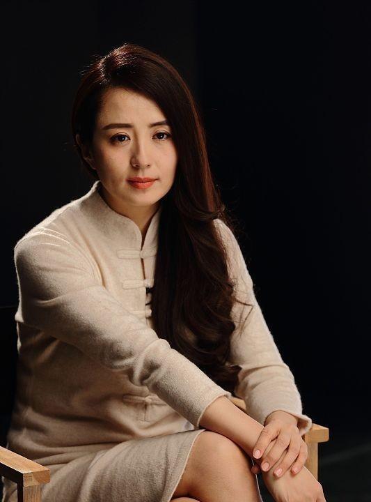杨童舒:和老公相爱至今,我不是于和伟的老婆,老公是普通商人