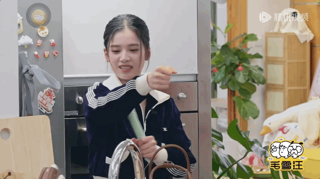 这么多年了,还得是她?