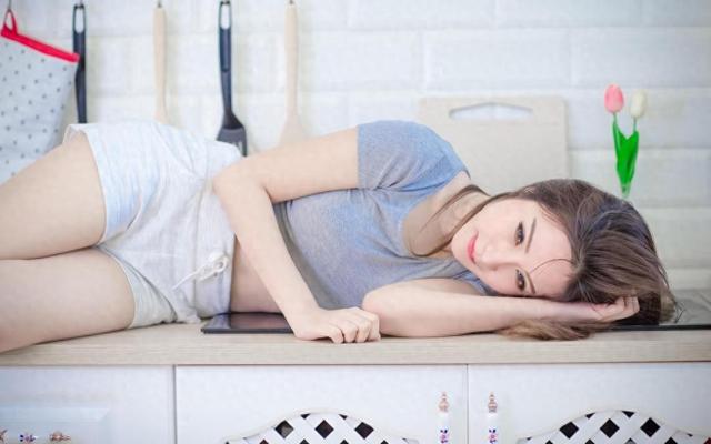 女人说“睡觉吧”暗示什么意思?深度解读与应对策略