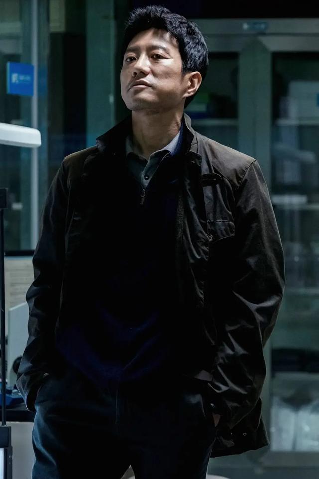 「韩影推荐」韩国犯罪动作电影《VIP》由张东健、李钟硕担任主演
