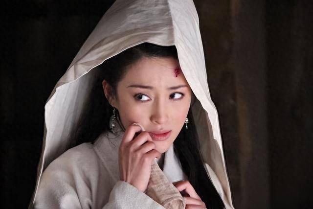最美潘金莲：25 岁一夜成名，床戏销魂，情趣照曝光