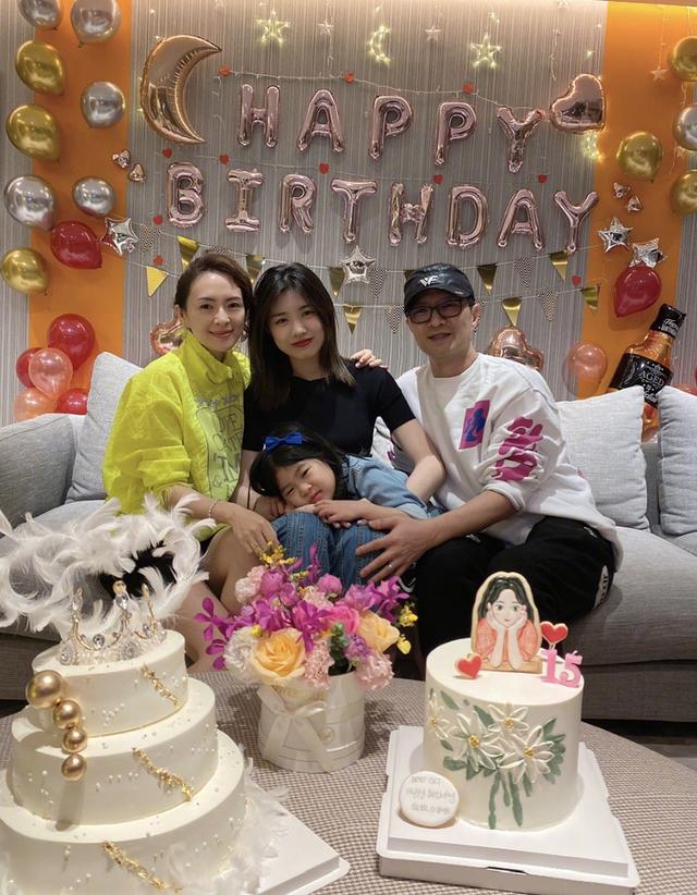 看了邱淑贞、毛阿敏、汪峰这些明星的女儿,才发现遗传是门玄学