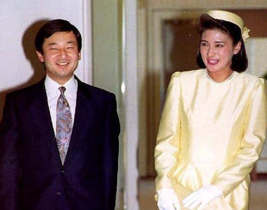 这就是夫妻相的强大,雅子妃跟德仁26年,就知道两人现在有多像