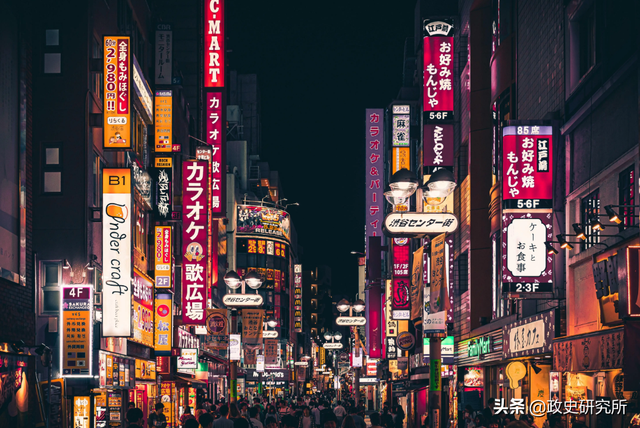 每年创收700亿美元,AV电影风靡全球,日本色情业为何如此发达?