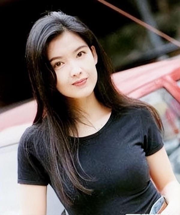 周慧敏:与倪震结婚14年,却被传净身出户,如今婚姻状况如何了?