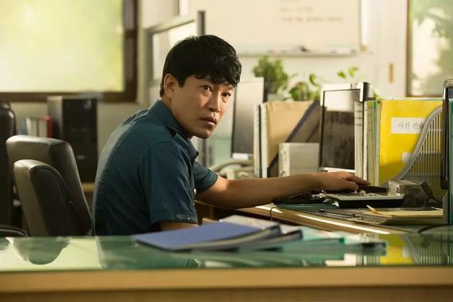 奇幻喜剧电影片《奇妙幽灵》由马东锡、金英光和李瑜瑛担任主演