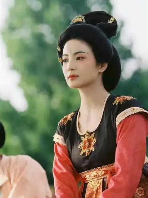 张雅钦终于火了,为何她饰演的丰腴美县主,这么招人喜欢?