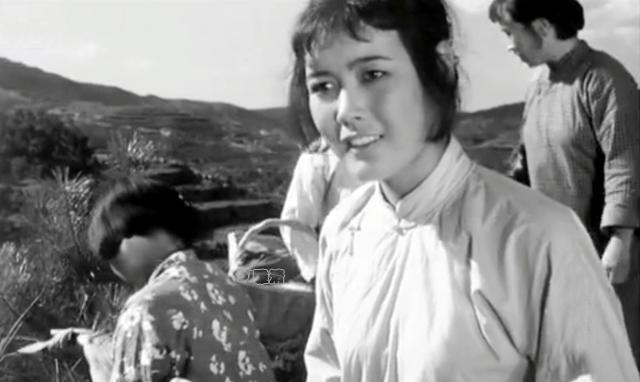杨雅琴:八一厂花旦,《苦菜花》美丽娟子,葬礼上两任丈夫都不来