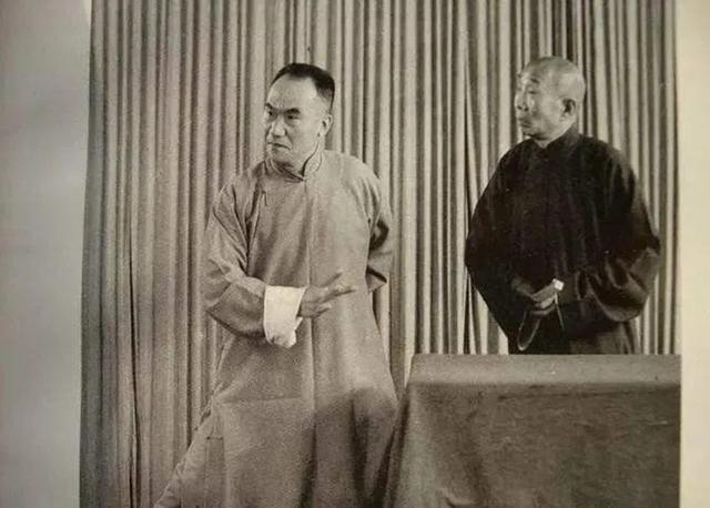 侯宝林用相声逗得毛主席哈哈大笑,主席大赞:侯先生,再来一个