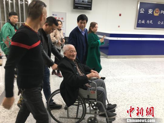 跨越海峡29年的等待 江西籍99岁赴台老兵陈竹生回乡团圆(图)