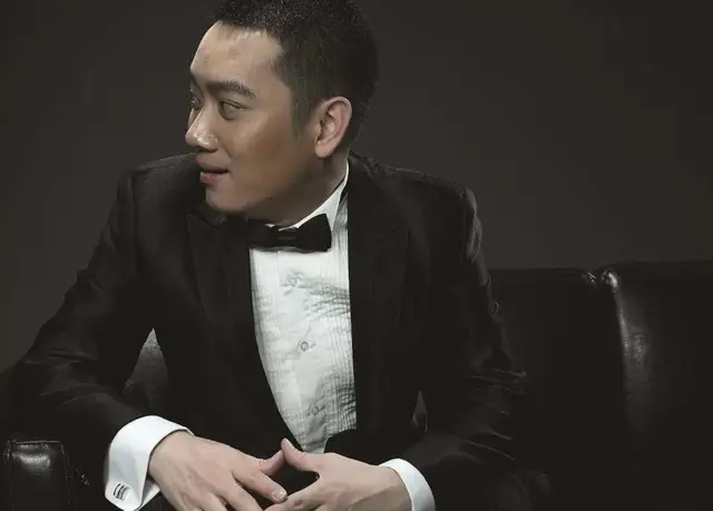 驾驭得了皇帝,演得了维修工,《重生》的小配角,现实中比老板红