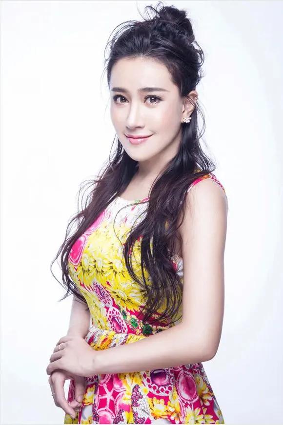 跨界女神张暖雅:荧幕背后的故事,竟如此激励人心?